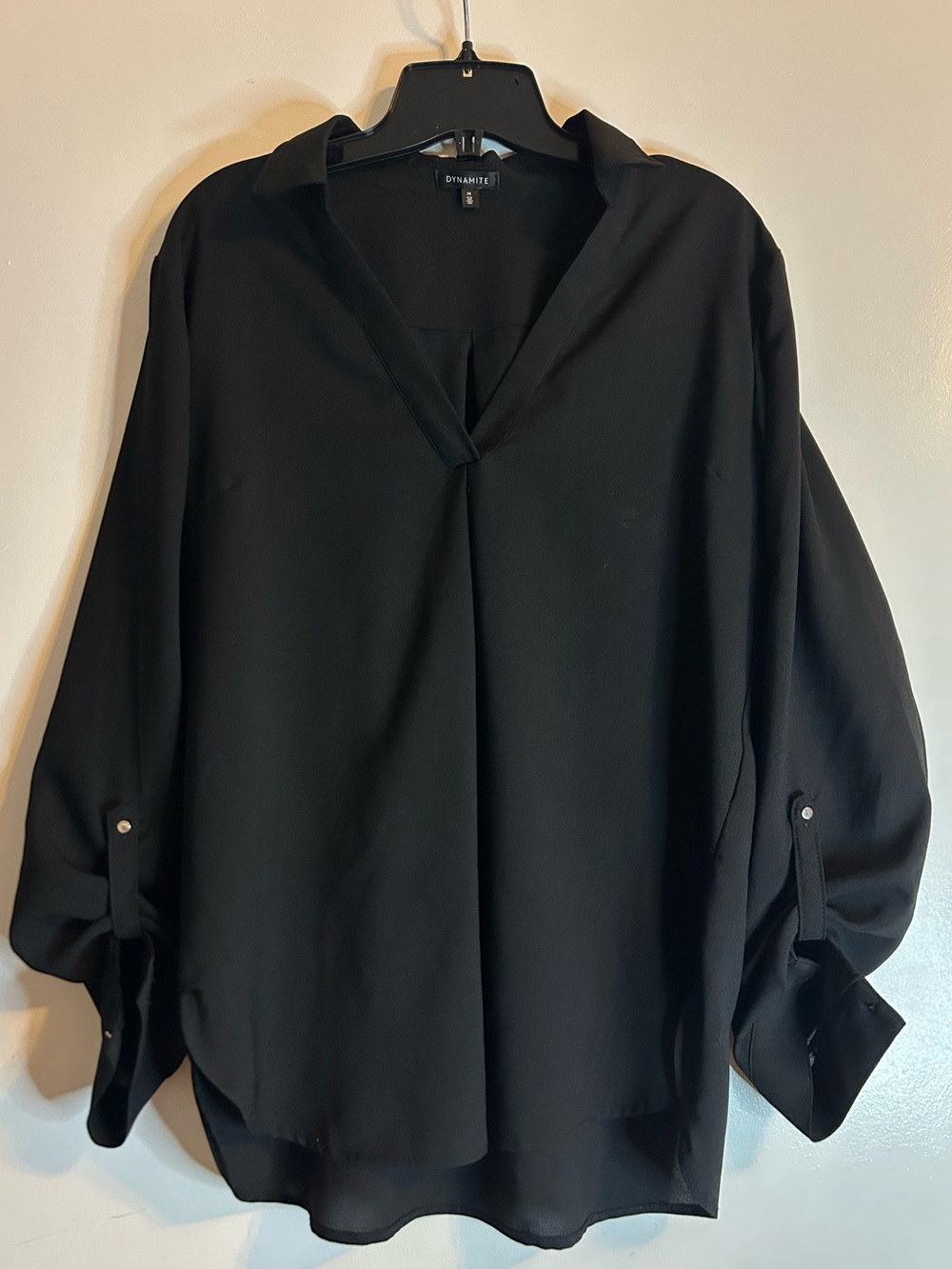 Dynamite Black Collared V-Neck Roll-Tab Blouse Women’s Size M